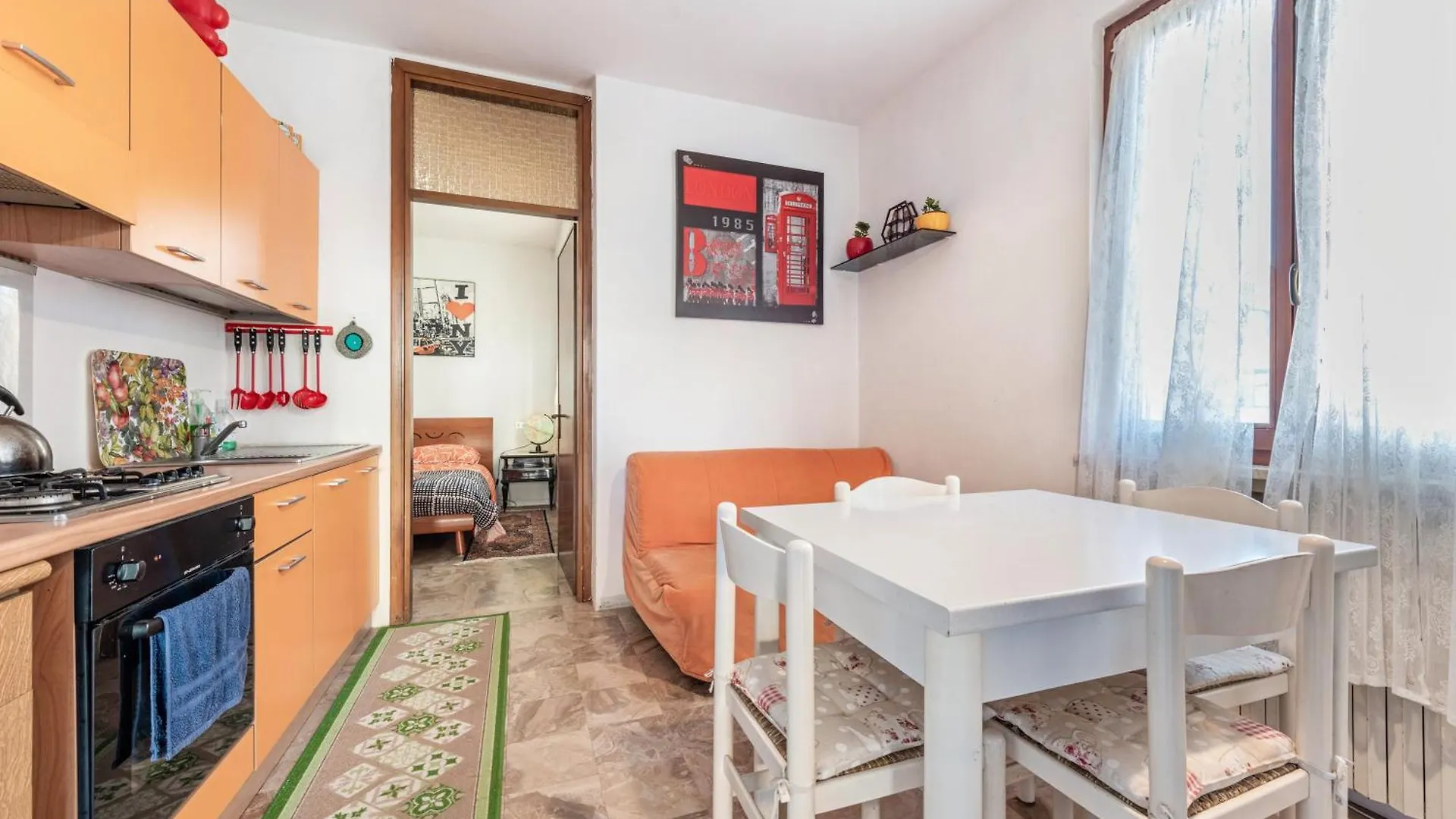 Desenzano Bilocale Con Posto Auto Lägenhet Desenzano del Garda