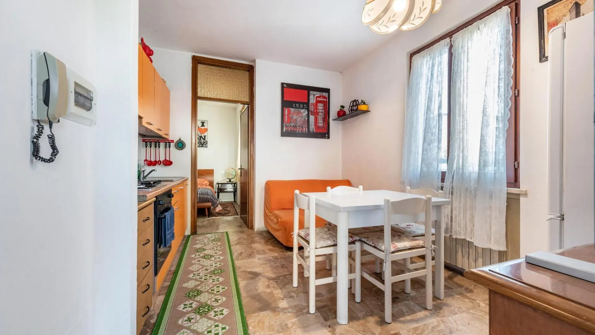 Desenzano Bilocale Con Posto Auto Lägenhet Desenzano del Garda Italien